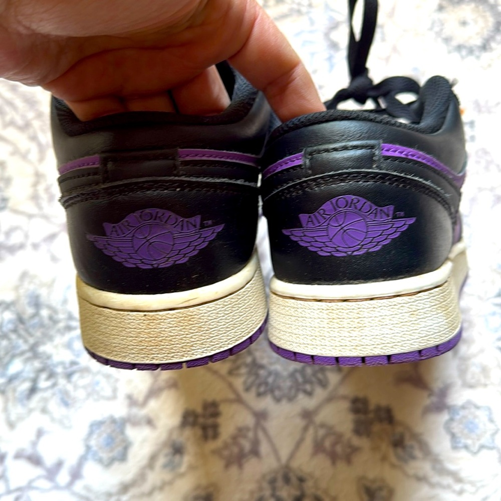 Air Jordan Nike size 45Y VGUC , purple